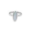 Fine modern oval ring in solid silver and white mother-of-pearl