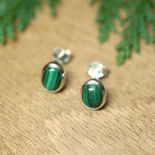 Oval earrings in Malachite and sterling silver