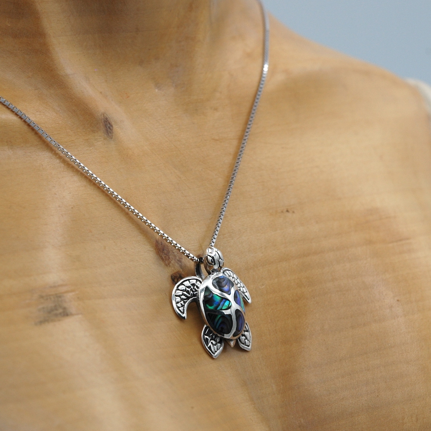 Mother-of-pearl Sea Turtle Pendant Abalone